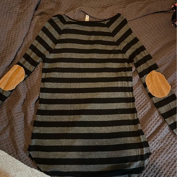 Long Sleeve Striped Shirt - Picture 2 of 2